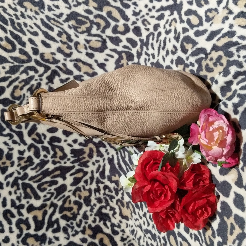 Michael Kors Rhea medium messenger handbag - Picture 4 of 16